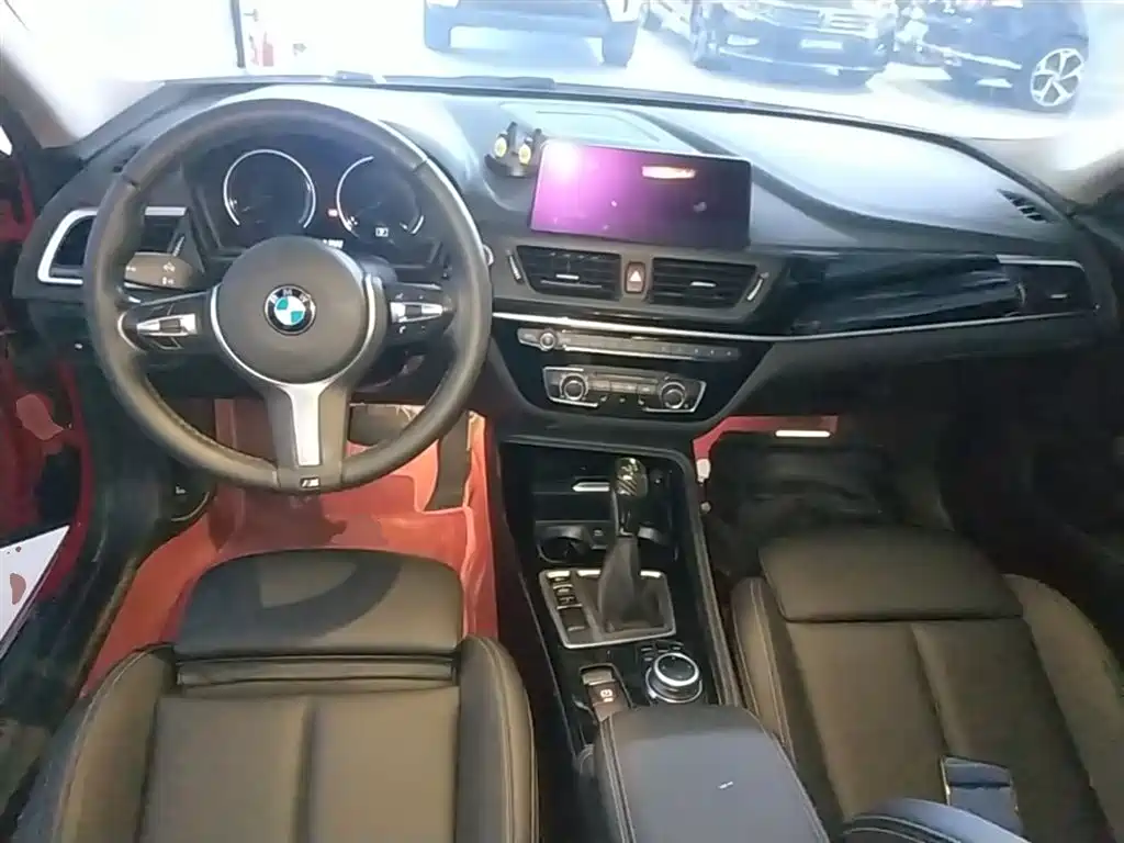 BMW 1 Series 2019 — фото 10