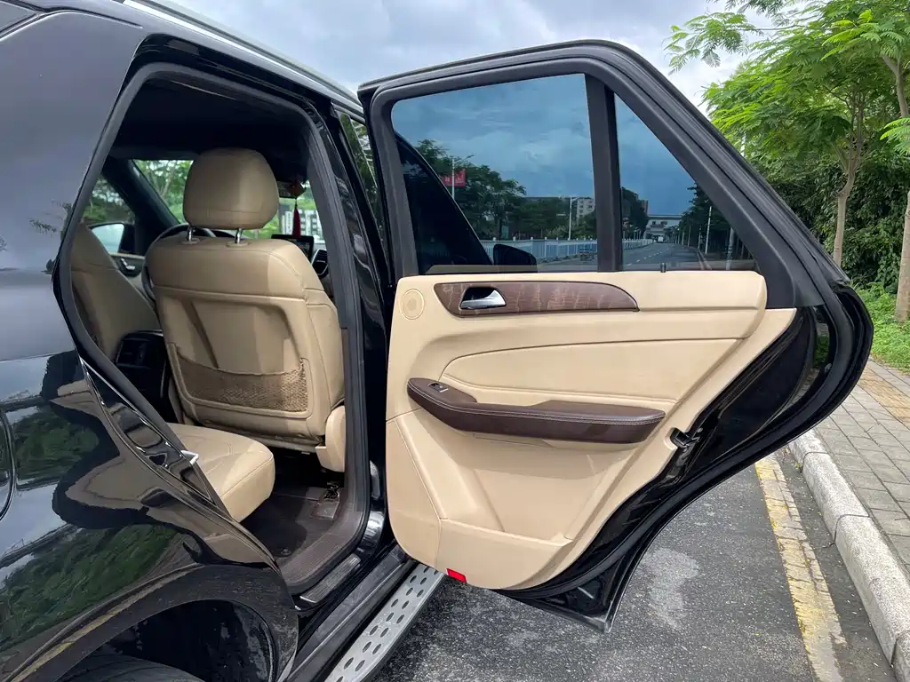Mercedes-Benz GLE 2018 — фото 16