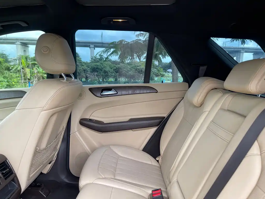 Mercedes-Benz GLE 2018 — фото 27