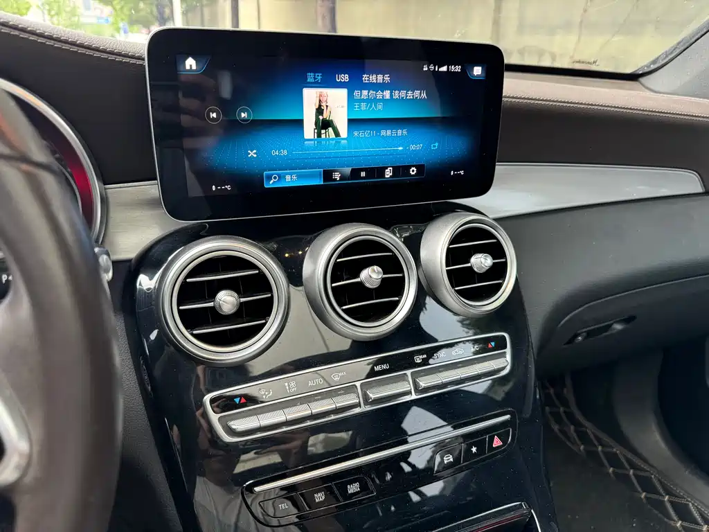 Mercedes-Benz GLC 2020 — фото 11