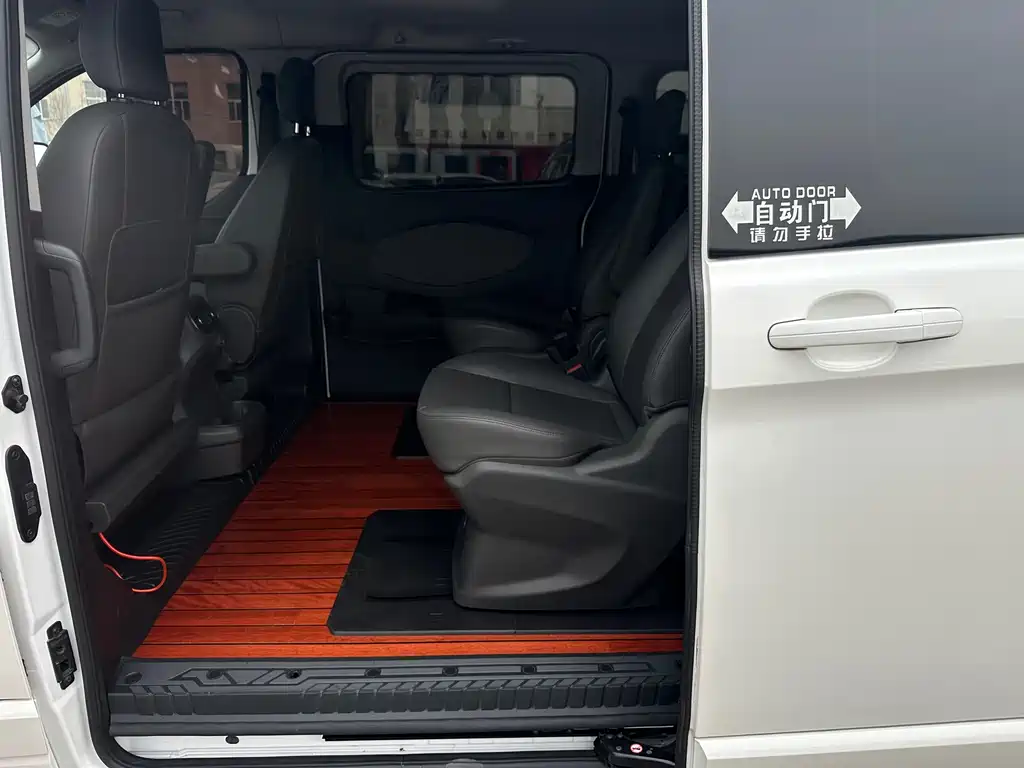 Ford Tourneo 2021 — фото 10