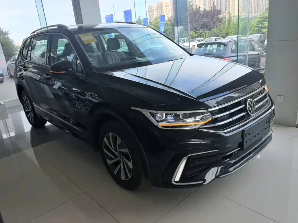 Volkswagen Tiguan L Plug-In Hybrid 2023 — фото 22