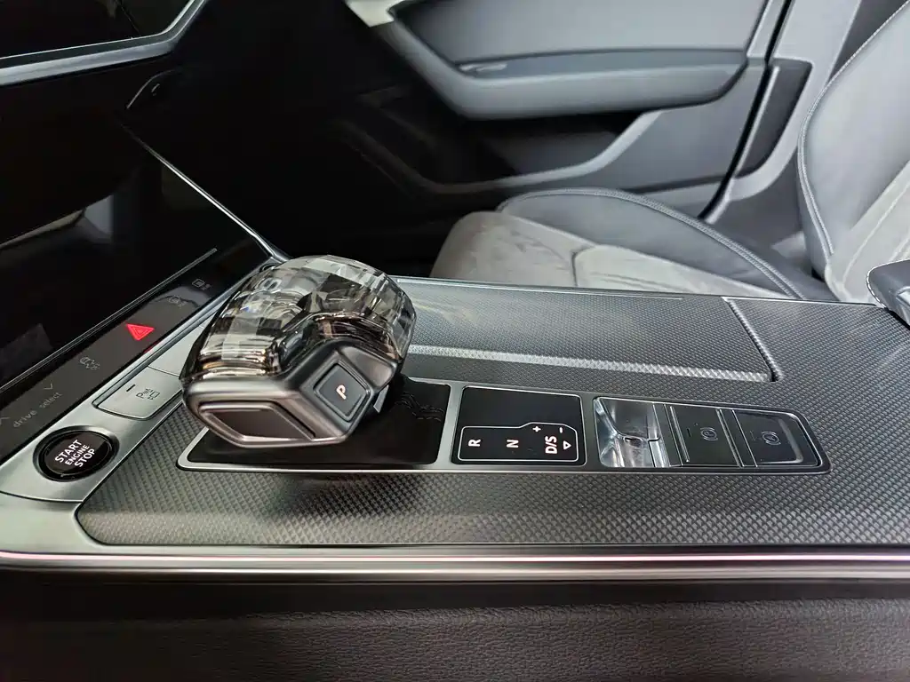 Audi A6L 2024 — фото 13