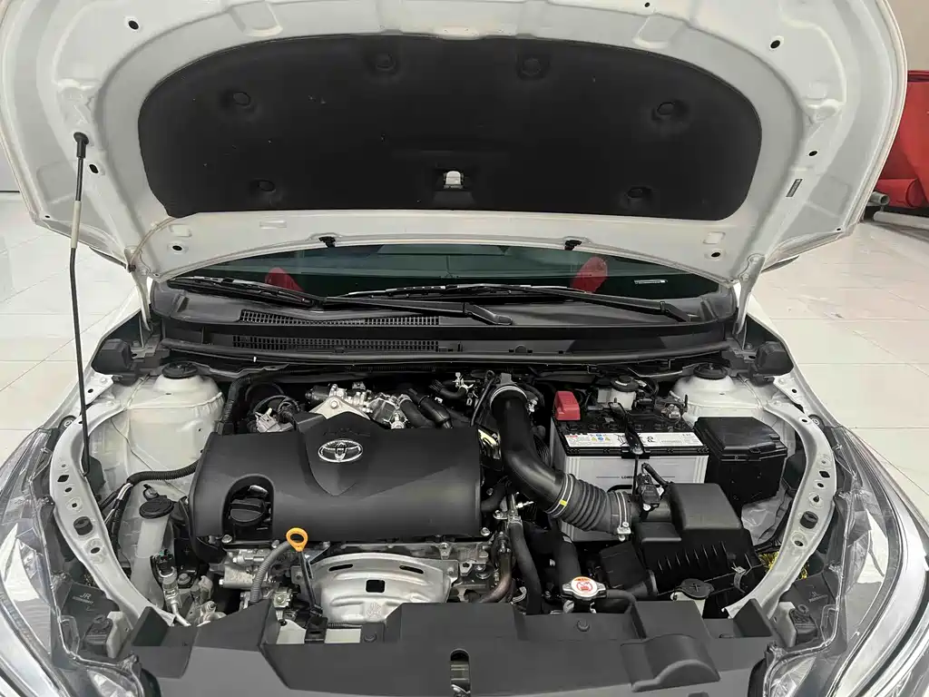 Toyota Yaris L 2022 — фото 14