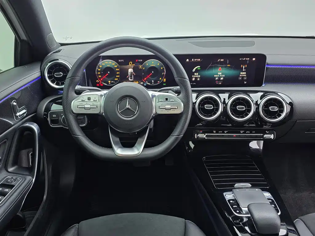 Mercedes-Benz A-Class 2019 — фото 24