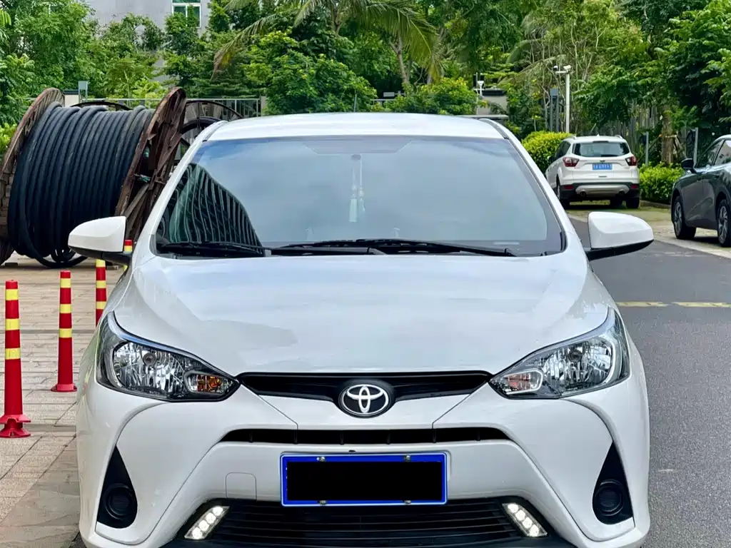 Toyota Yaris L 2021