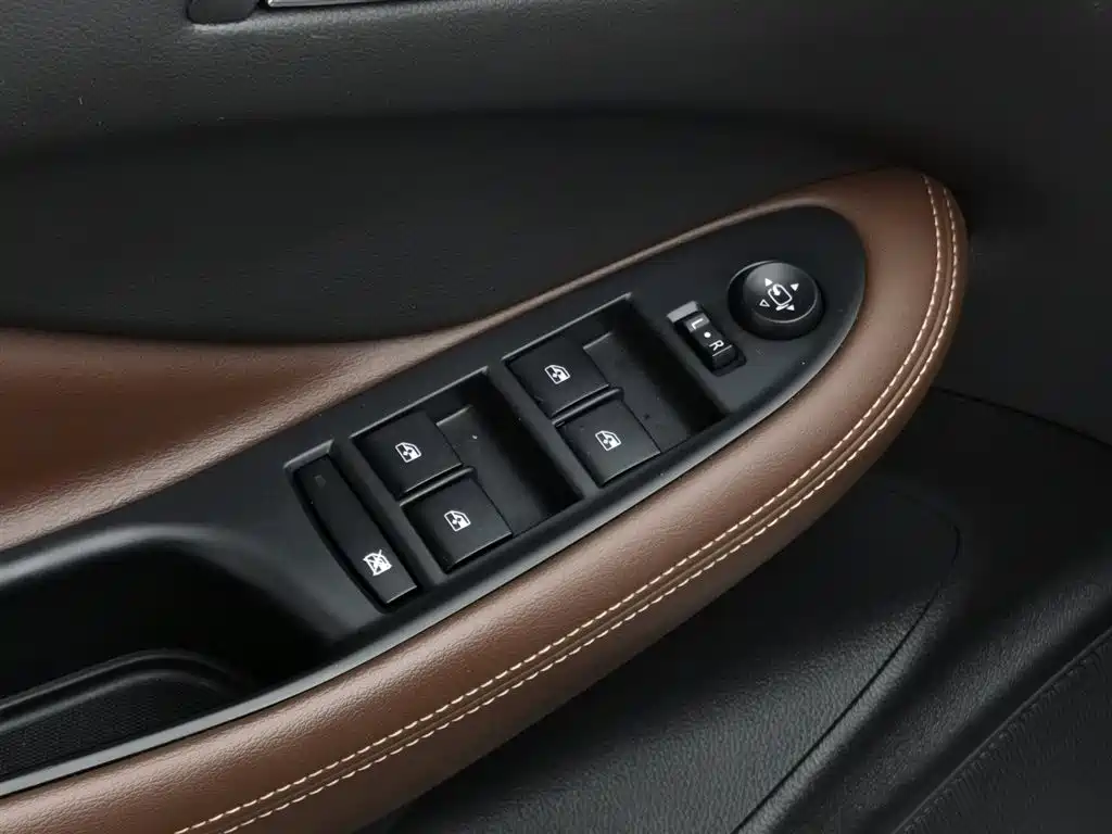 Buick Envision Plus 2021 — фото 9