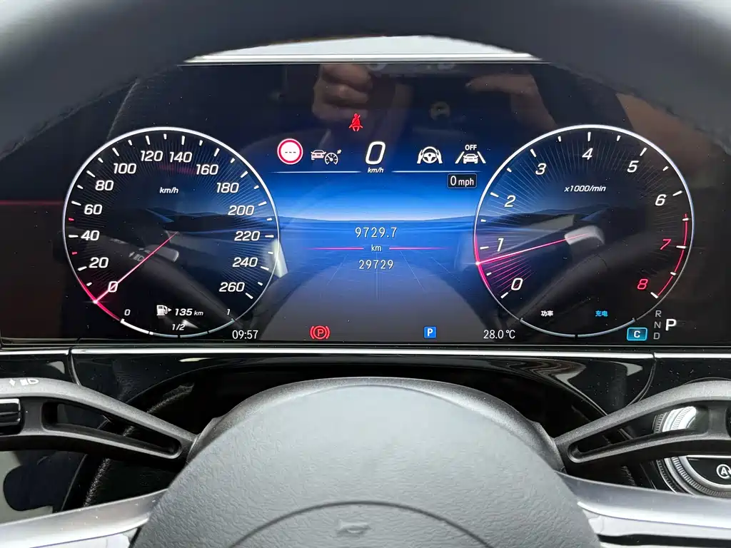 Mercedes-Benz E-Class 2024 — фото 17