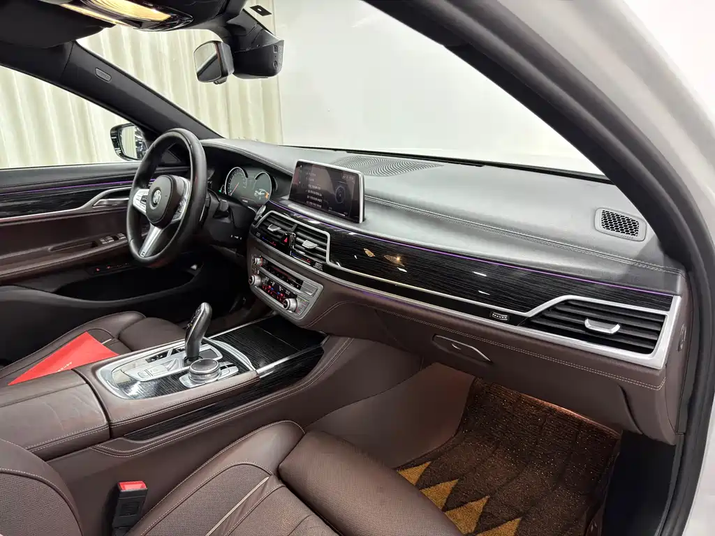 BMW 7 Series 2019 — фото 21
