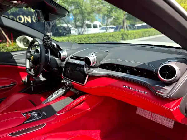 Ferrari GTC4Lusso 2019