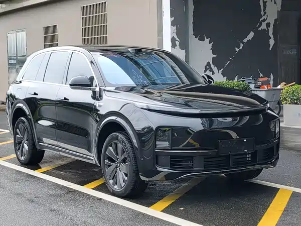Li Auto L8 2025
