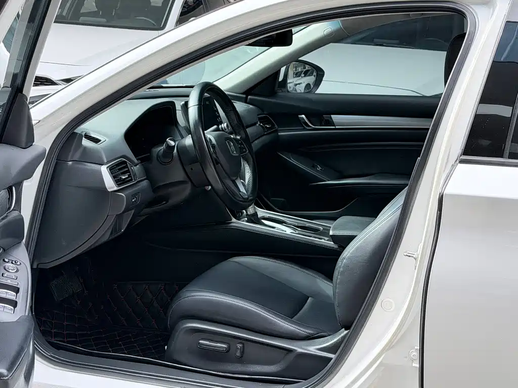 Honda Accord 2018 — фото 6