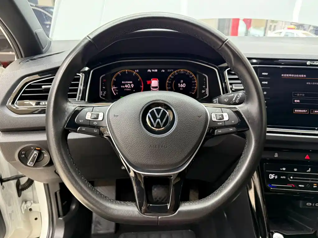 Volkswagen T-Roc 2022 — фото 11