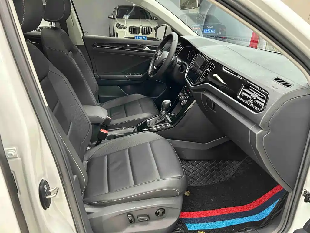 Volkswagen T-Roc 2022 — фото 13