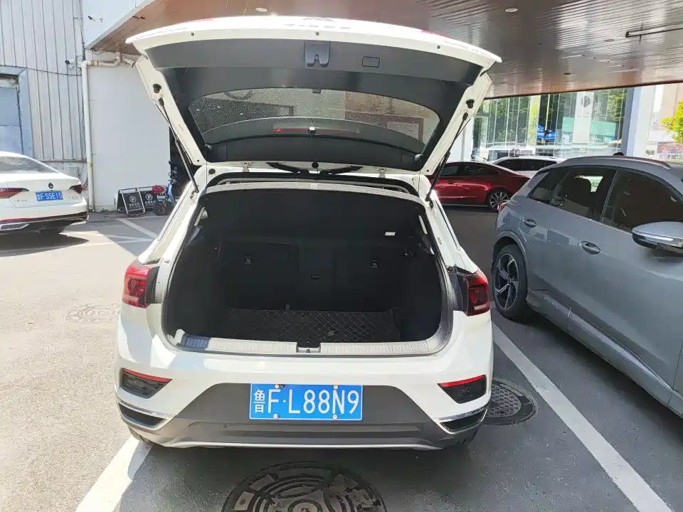 Volkswagen T-Roc 2023