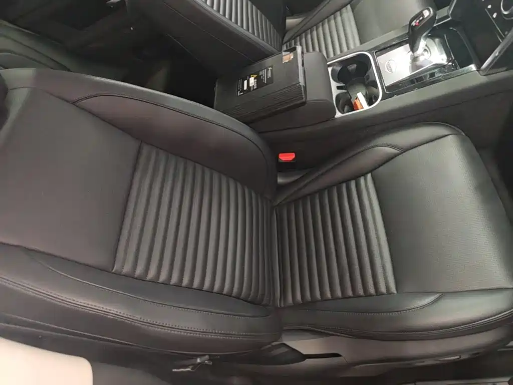Land Rover Discovery Sport 2021 — фото 25