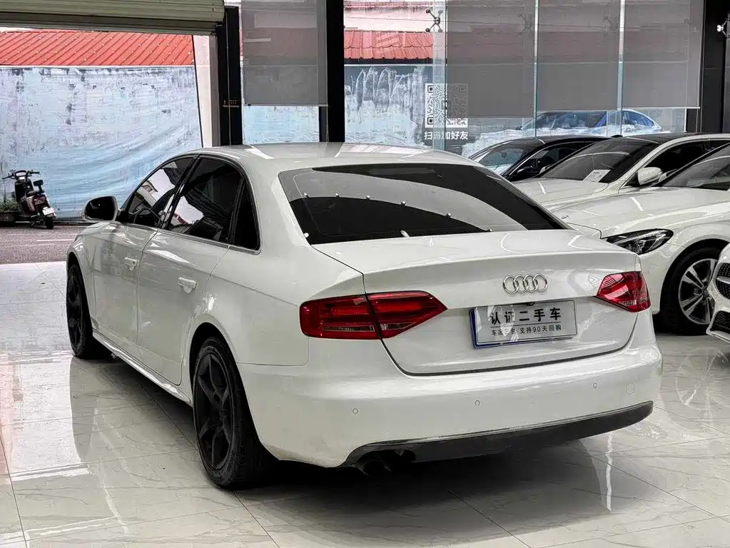 Audi A4L 2011