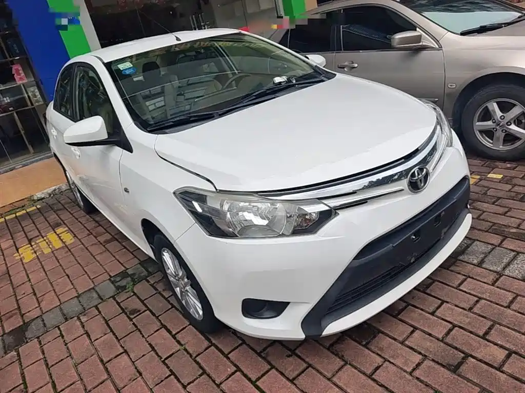 Toyota Vios 2015 — фото 4