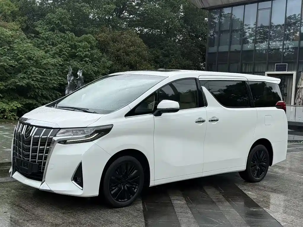 Toyota Alphard 2018 — фото 1