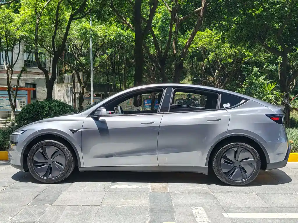 Tesla Model Y 2026 — фото 4
