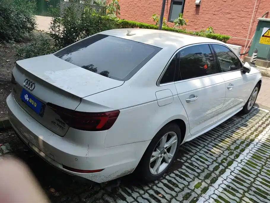 Audi A4L 2018