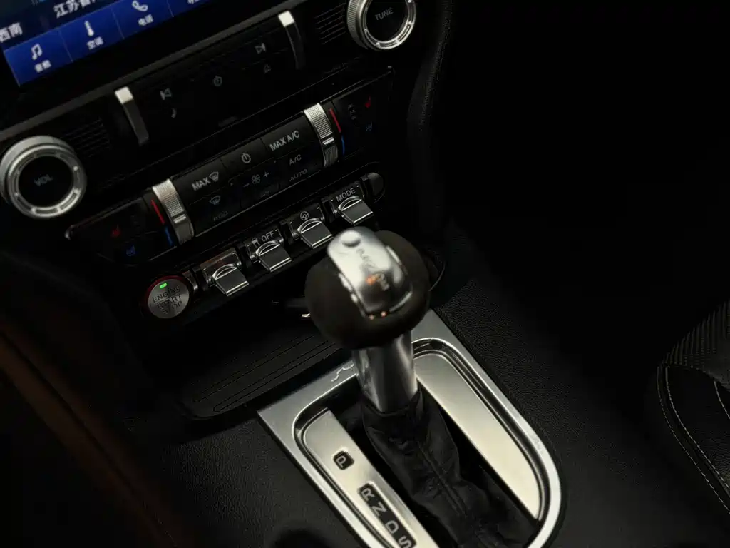 Ford Mustang 2020 — фото 12