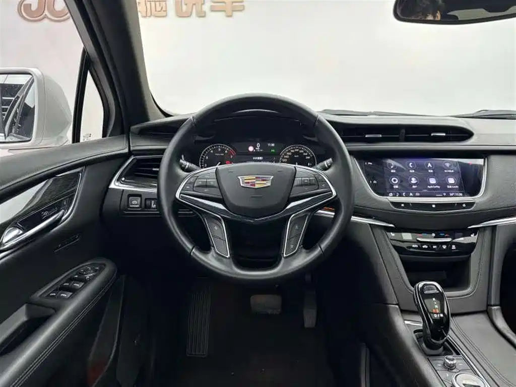 Cadillac XT5 2019 — фото 9