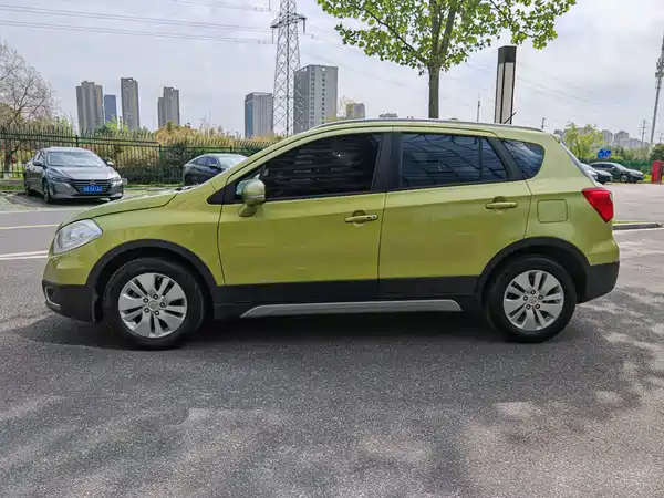Suzuki S-Cross 2014