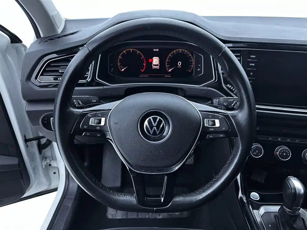 Volkswagen T-Roc 2021 — фото 18