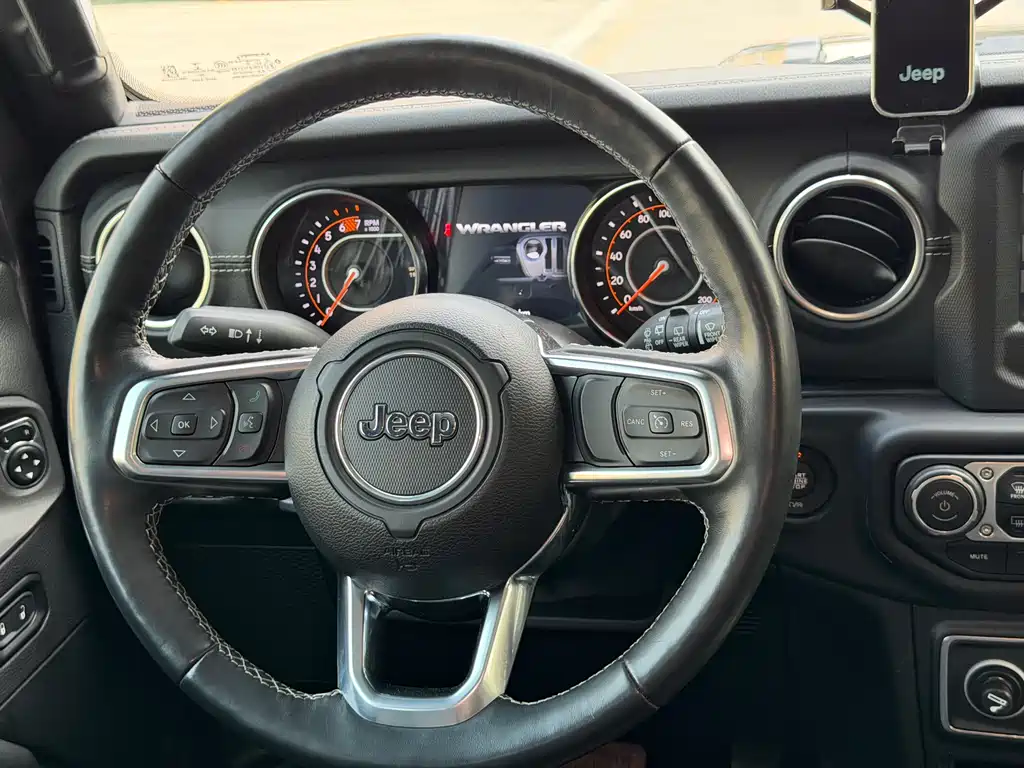 Jeep Wrangler 2021 — фото 24