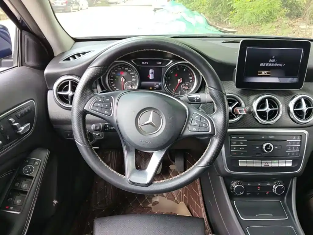 Mercedes-Benz GLA 2018 — фото 11