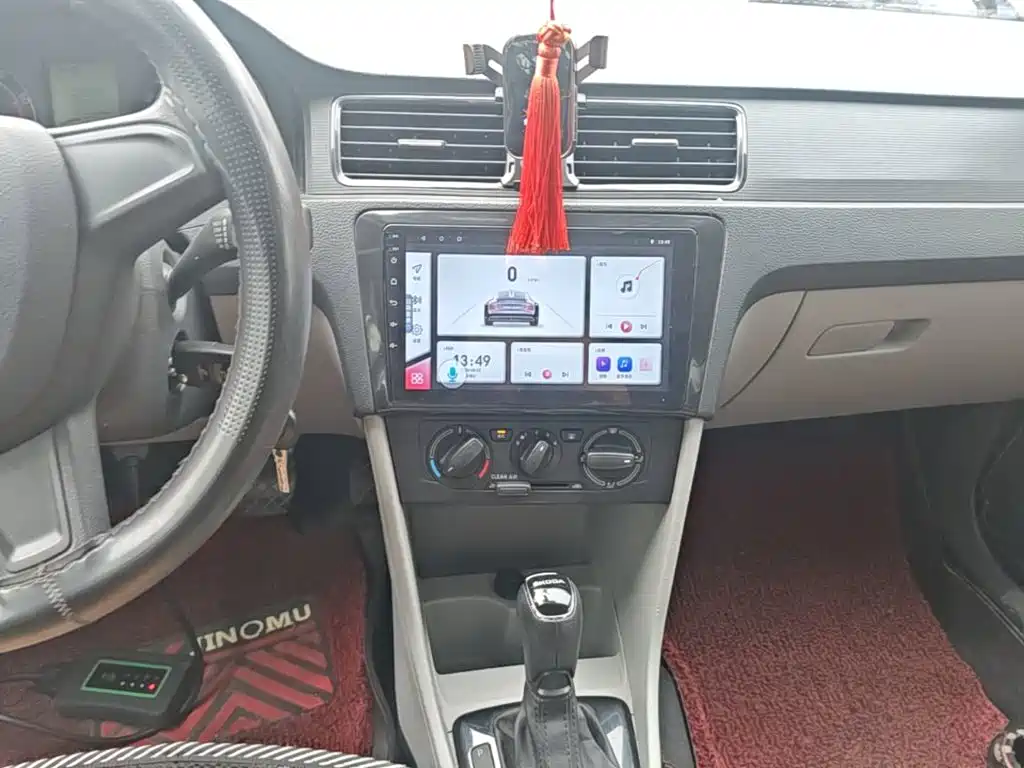 Skoda Rapid 2015 — фото 13