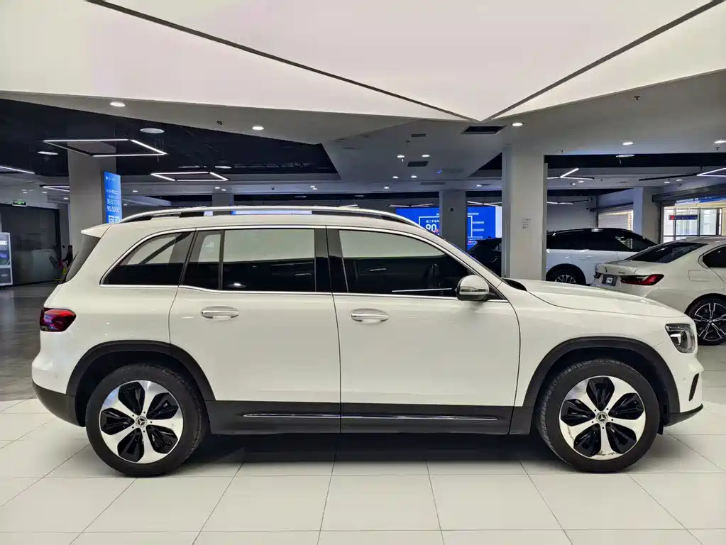 Mercedes-Benz GLB 2020 — фото 19