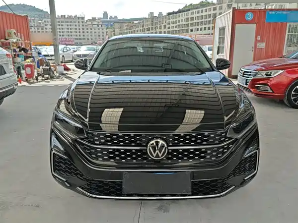 Volkswagen Passat 2023
