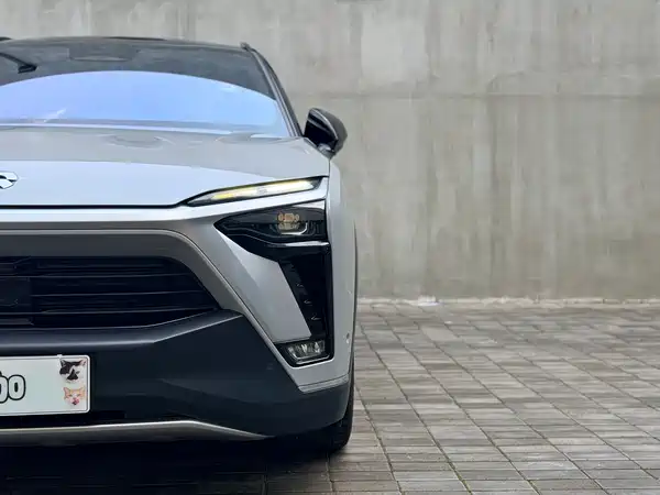 NIO ES8 2021