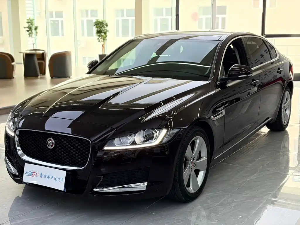 Jaguar XFL 2021 — фото 1