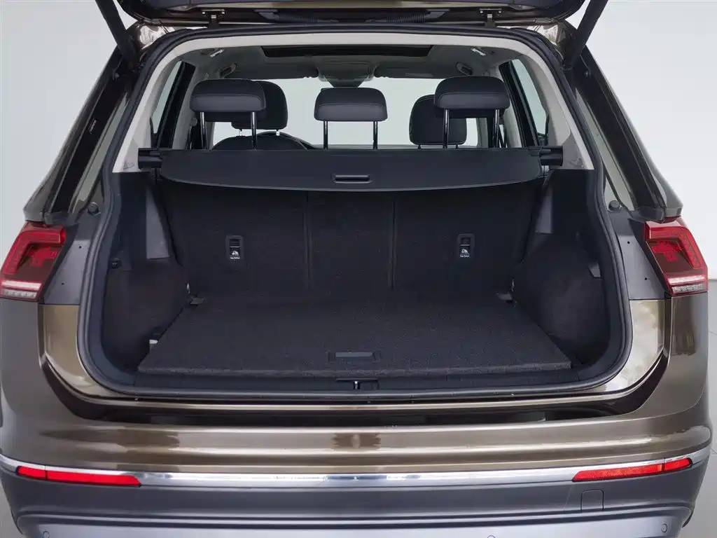 Volkswagen Tiguan L 2017 — фото 16