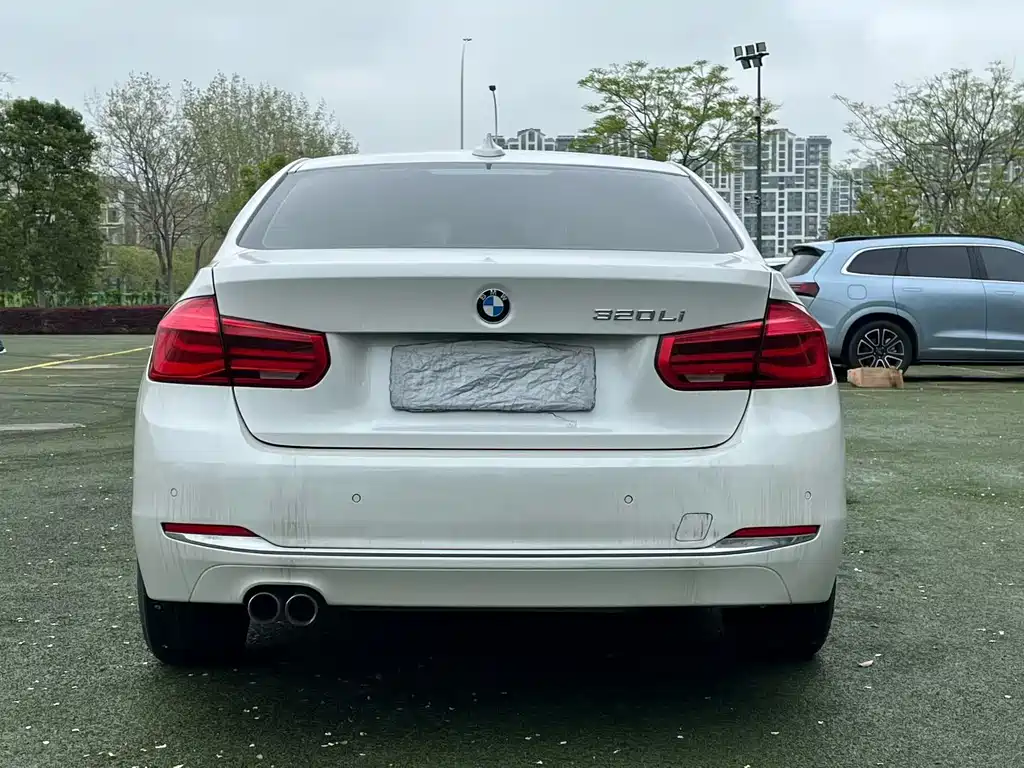 BMW 3 Series 2017 — фото 8