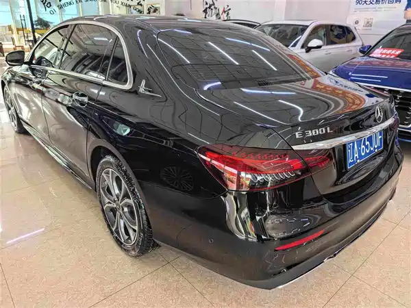 Mercedes-Benz E-Class 2023