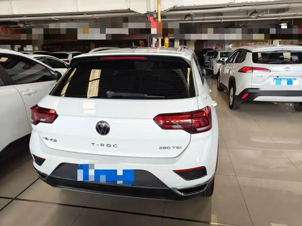 Volkswagen T-Roc 2023 — фото 10