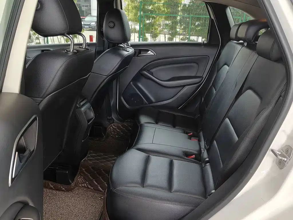 Mercedes-Benz B-Class 2013