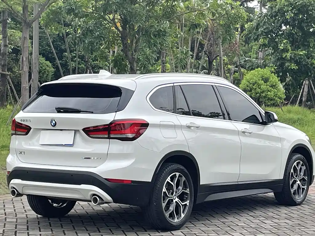 BMW X1 2022 — фото 8
