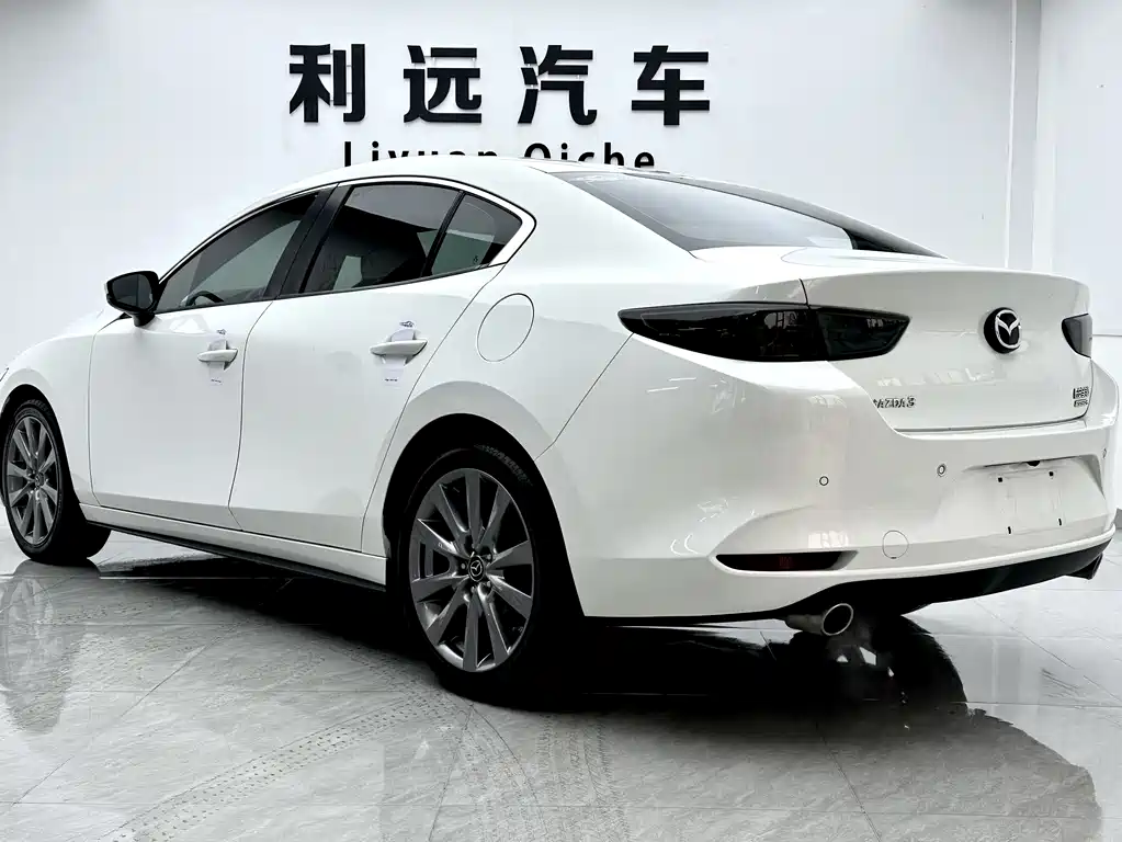 Mazda 3 Axela 2021 — фото 16
