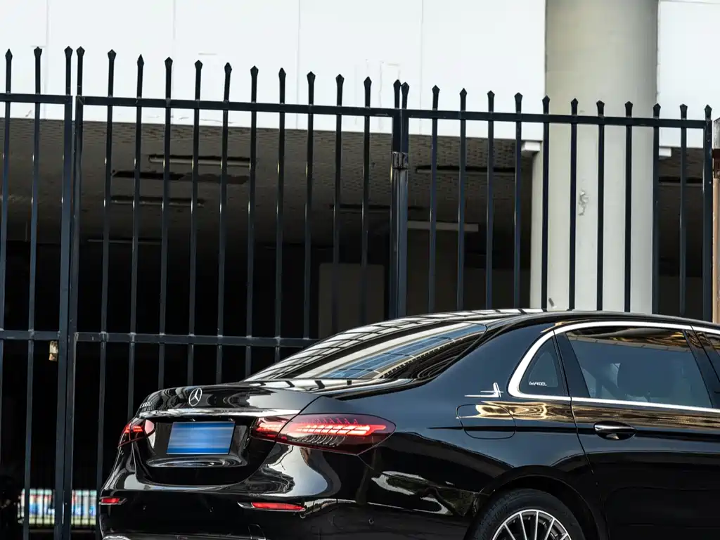 Mercedes-Benz E-Class 2022 — фото 14