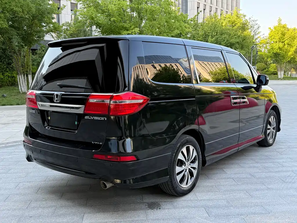 Honda Elysion 2012