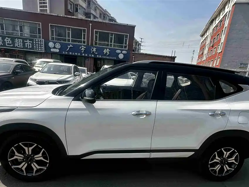 Kia KX3 2021 — фото 4