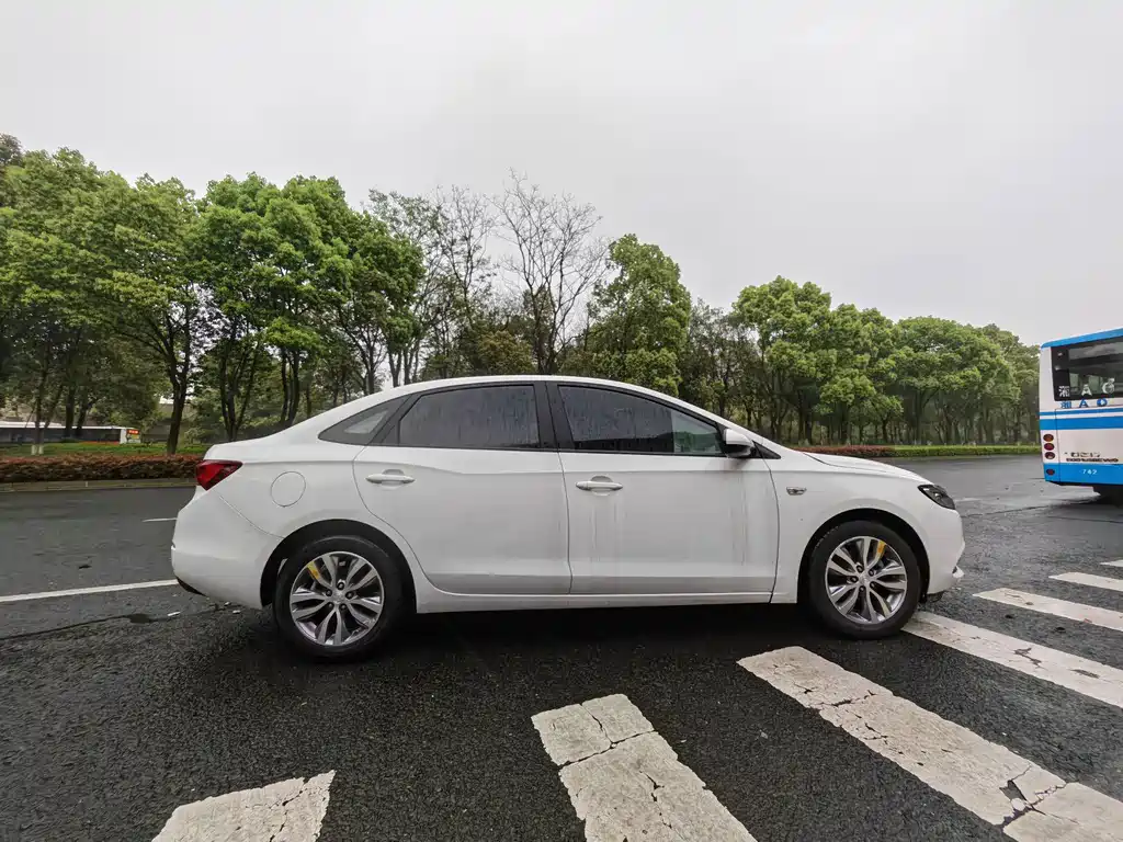 Buick Excelle GT 2023 — фото 12