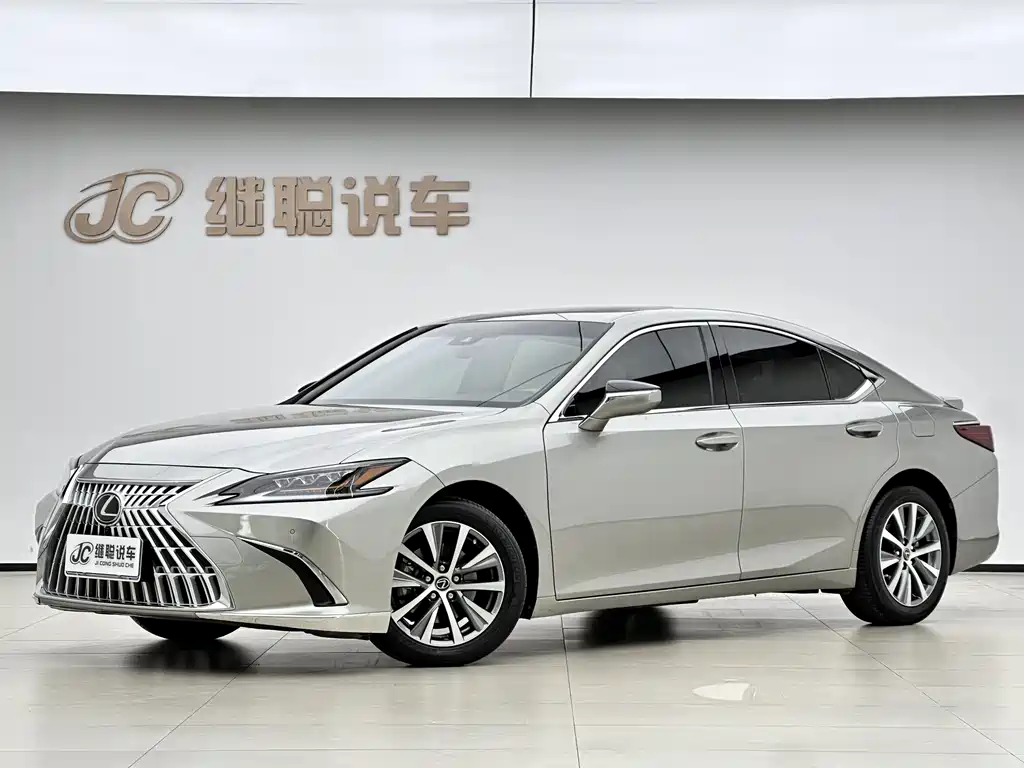 Lexus ES 2021 — фото 1