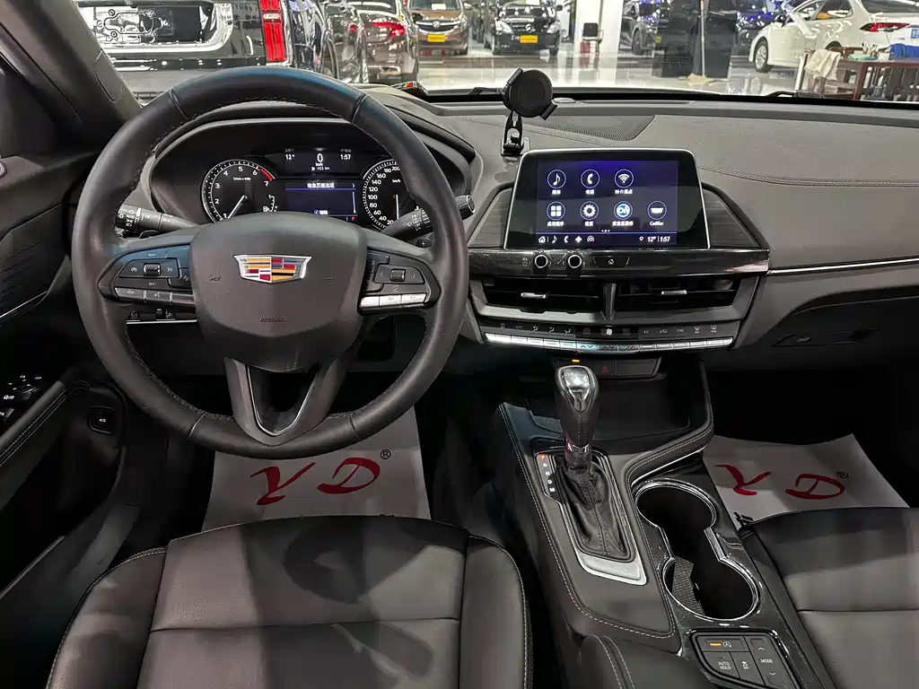 Cadillac CT4 2023 — фото 10