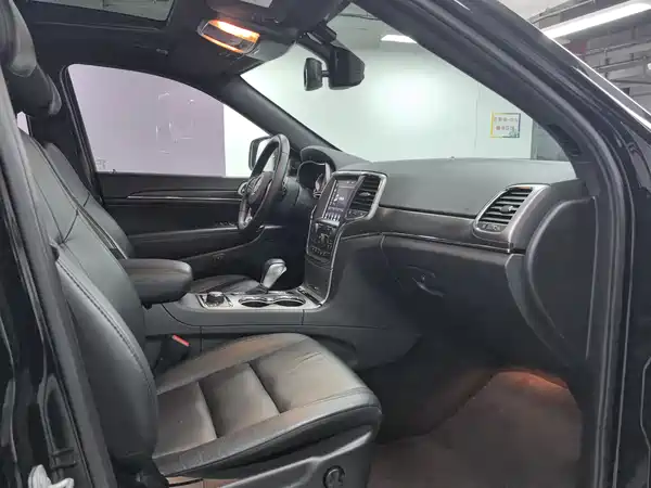 Jeep Grand Cherokee 2017